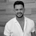 Poznati pjevač (40) iznenada preminuo: Supruga neutješna, objavila emotivnu poruku Poznati pjevač (40) iznenada preminuo: Supruga neutješna, objavila emotivnu poruku - featured image