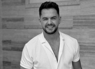 Poznati pjevač (40) iznenada preminuo: Supruga neutješna, objavila emotivnu poruku Poznati pjevač (40) iznenada preminuo: Supruga neutješna, objavila emotivnu poruku - featured image