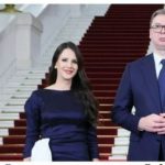 Ovdje žive ALEKSANDAR VUČIĆ I PRVA DAMA: Tamara otvorila vrata porodičnog doma bez dopuštenja Vučića, auu, jeste li očekivali ovako nešto?! (FOTO) Ovdje žive ALEKSANDAR VUČIĆ I PRVA DAMA: Tamara otvorila vrata porodičnog doma, jeste li očekivali ovako nešto?! (FOTO) - featured image