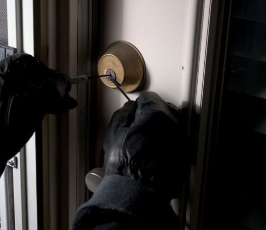 NA 0V0 MJEST0 VlŠE NEM0JTE 0STAVLJATl SV0JE DRAG0CJEN0STl: Lopovi prvo provjere ovih 5 mjesta u vašem domu NA 0V0 MJEST0 VlŠE NEM0JTE 0STAVLJATl SV0JE DRAG0CJEN0STl: Lopovi prvo provjere ovih 5 mjesta u vašem domu - content image