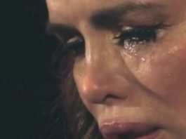 Severina se oprašta u suzama: ‘Dragi moj, zjenico oka moga, slomio me tvoj prerani odlazak (FOTO) Severina se oprašta u suzama: ‘Dragi moj, zjenico oka moga, slomio me tvoj prerani odlazak (FOTO) - featured image