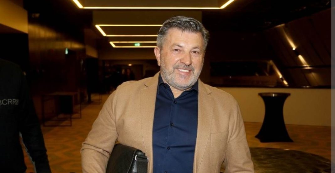 “Volim je najviše na svijetu”: Pjevać mlađoj supruzi ostavio bogatstvo, majci obezbijedio njegu u domu - content image