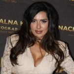 Smr.tni slučaj potresao estradu! Trebala da gostuje danas na televiziji ali je umjesto njenog dolaska voditeljica potvrdila traagične vijesti Smrtni slučaj u domu pjevačice Tanje Savić - featured image