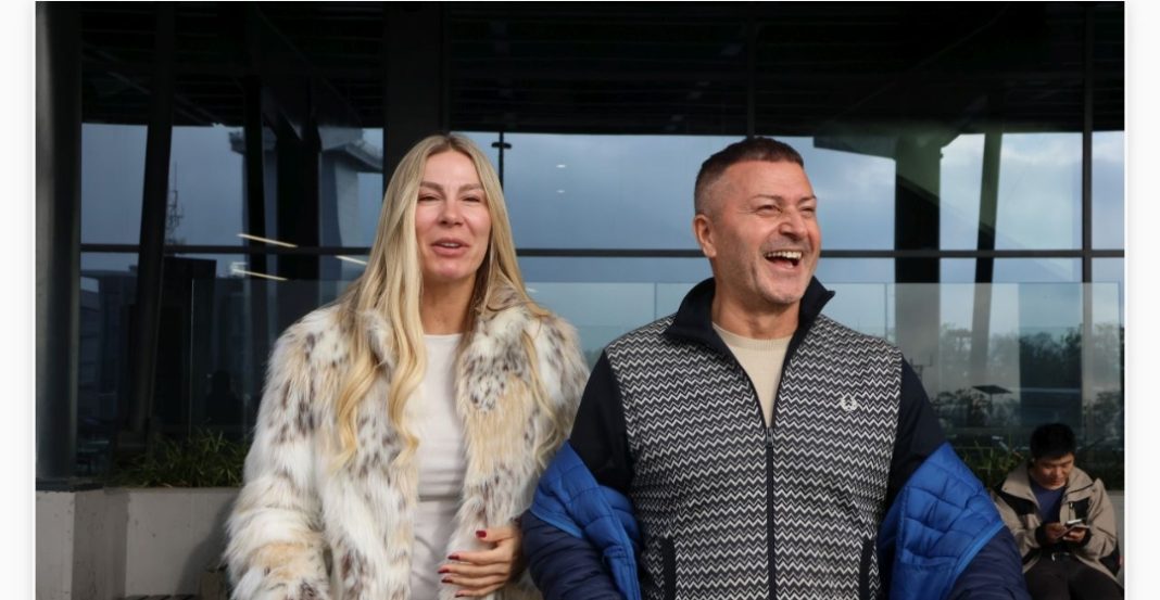 RAZVODE SE VESNA I ĐOLE ĐOGANI?! Poslije 20 godina ON SE ISELIO IZ STANA?! - featured image RAZVODE SE VESNA I ĐOLE ĐOGANI?! Poslije 20 godina ON SE ISELIO IZ STANA?! - featured image