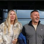 RAZVODE SE VESNA I ĐOLE ĐOGANI? Prevario je sa mladom pjevačicom, Džejlom Ramović? Poslije 20 godina ON SE ISELIO IZ STANA?! RAZVODE SE VESNA I ĐOLE ĐOGANI?! Poslije 20 godina ON SE ISELIO IZ STANA?! - featured image