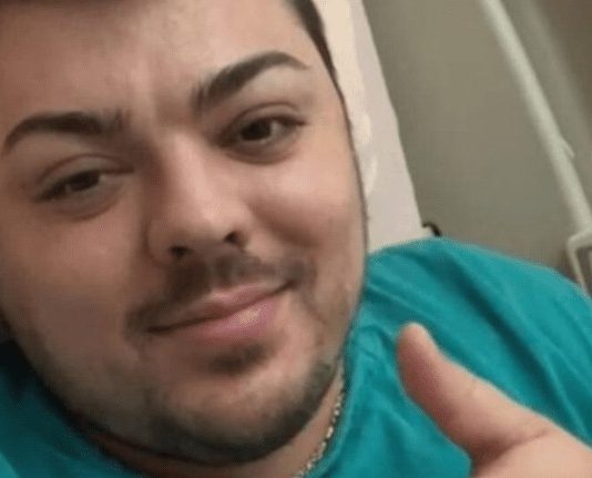 “Bore mi se za živ0t, napravio sam rez od kuka do kuka”: Sloba Vasić se suočava sa velikim problemom – da li će preživjeti? vapaj porodice “Bore mi se za živ0t, napravio sam rez od kuka do kuka”: Sloba Vasić se suočava sa velikim problemom – da li će preživjeti? vapaj porodice - featured image