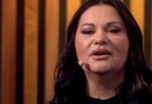 JANA TODOROVIĆ PLAČE KAO KIŠA! UmrIo je moje dete JANA TODOROVIĆ PLAČE KAO KIŠA! Posvetila pesmu pokojnom sestriću: Umrlo je moje dete - featured image