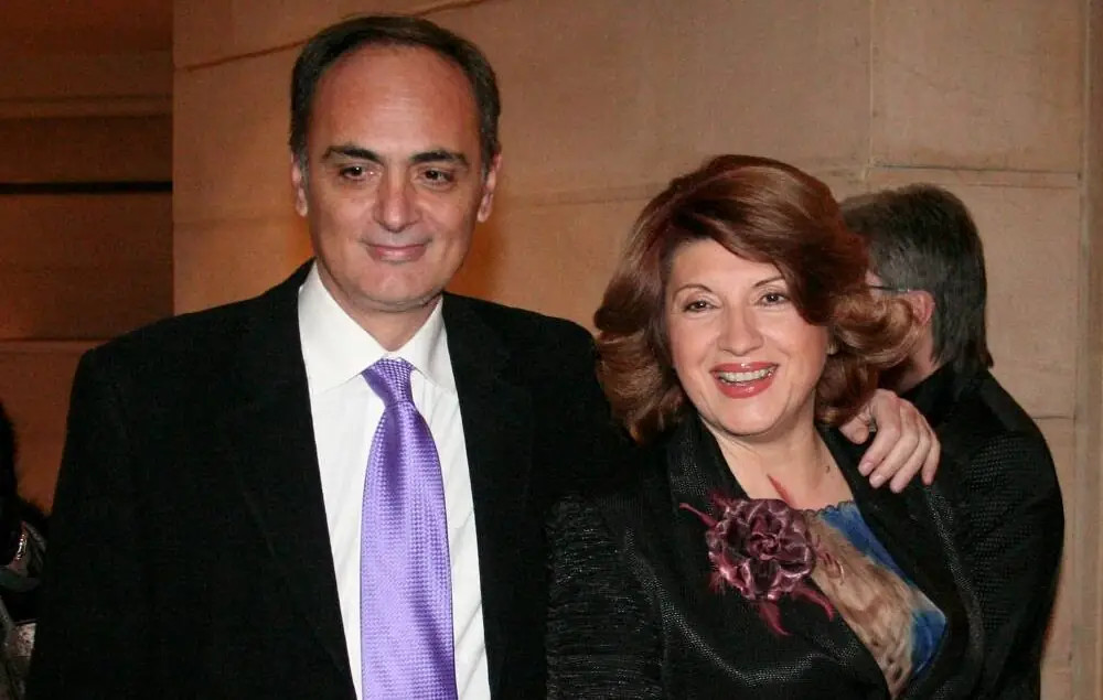 Ostao je sam, svi se opraštaju od BiIje: Imaju svo bogatstvo svijeta, ali se to po njihovoj kući ne vidi, nakon njenog odlaska, sve je drugačije – da ti srce pukne - featured image Ostao je sam, svi se opraštaju od BiIje: Imaju svo bogatstvo svijeta, ali se to po njihovoj kući ne vidi, nakon njenog odlaska, sve je drugačije – da ti srce pukne - featured image