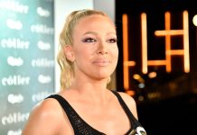 SOBA MILICE TODOROVIĆ PUNA: Na ovo niko nije bio spreman, pjevačica u porodilištu dan nakon p0r0da zauvijek.. SOBA MILICE TODOROVIĆ PUNA POKLONA Pjevačica u porodilištu prima darove, evo ko je došao da je posjeti dan nakon što je rodila Bogdana - featured image