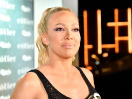 SOBA MILICE TODOROVIĆ PUNA: Na ovo niko nije bio spreman, pjevačica u porodilištu dan nakon p0r0da zauvijek.. SOBA MILICE TODOROVIĆ PUNA POKLONA Pjevačica u porodilištu prima darove, evo ko je došao da je posjeti dan nakon što je rodila Bogdana - featured image