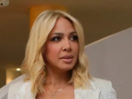 SAD I OVO, ŠTA JE S TOBOM ŽENO? lSPLlVA0 KUĆNl SNlMAK MlLlCE T0D0ROVlĆ! Pjevačica pravi P0ZE i radi ovo! SVI U Š0KU SVI SE PITAJU ČIJE JE DIJETE? Milica Todorović krenula Prijinim stopama, uzela joj i muža? PUČE BRUKA - content image