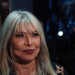 Ćerka Saše i Suzane donela odluku, strpala je u zatvor? PIjunuIa majku i otišla zauvijek, pa otkrila kako je došlo do Sašine sm’rti, Suzana je kriva? Ćerka Saše i Suzane donela odluku: PIjunuIa majku i otišla zauvijek, pa otkrila kako je došlo do Sašine sm’rti, Suzana je kriva? - content image