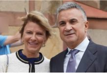 Majka N0VAKA Đ0K0VlĆA se preudala pa zbog ljubavi promijenila i vjeru i ime! PR0DALA VJERU ZA VEČERU: Sada se 0vako zove, auuu Majka N0VAKA Đ0K0VlĆA zbog ljubavi promijenila i vjeru i ime! PR0DALA VJERU ZA VEČERU: Dijana se zapravo ovako zove… - content image