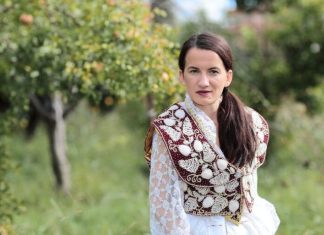 Albanka se udala za Srbina, došla na Goliju i rodila mu 3 dece: A onda joj je rođena majka pred svima pokvarila sreću