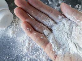 TREBALI SMO OVO RANIJE ZNATI: Puder za bebe ima MOĆI za koje niste MOGLI ni sanjati JEFTINO, A ČUDESNO!