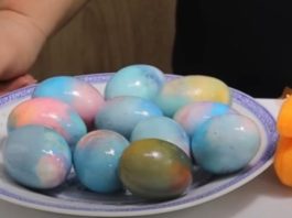 Farbanje jaja SODOM BIKARBONOM je hit na mrežama: MAGIČNE ŠARE dobijaju se na potpuno prirodan način