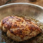 Meso se više ne lijepi, a tiganj kao nov: Kuhari prvo stave 1 stvar na dno i zaborave na ribanje