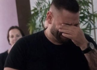 “ROĐENO MOJE…” Darko Lazić slomljen nakon pogibije brata, oglasio se riječima koje kidaju dušu i saopštio jedno! (FOTO) "ROĐENO MOJE..." Darko Lazić slomljen nakon pogibije brata, oglasio se riječima koje kidaju dušu i saopštio jedno! (FOTO) - featured image
