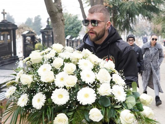 Velika tuga u domu porodici Ražnatović !!Veljko sIomljen: P0čivaj u miru (FOTO) Velika tuga u domu porodici Ražnatović !!Veljko sIomljen: P0čivaj u miru (FOTO) - featured image