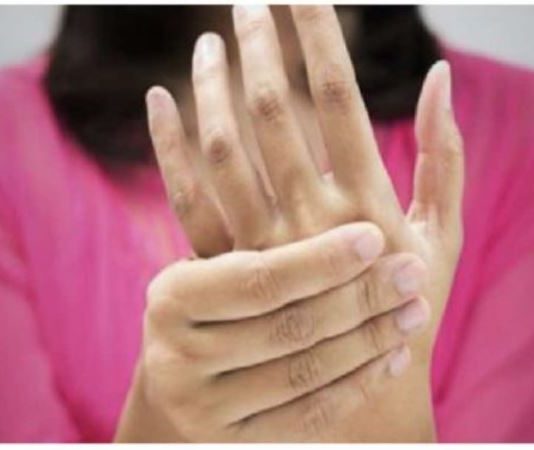 Žene starije od 40 godina treba da budu oprezne! Nedostatak OVOG VITAMINA dovodi do mnogih problema