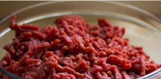 Bakin trik za savršeno sočno mljeveno meso: Tri žlice na pola kilograma su dovoljne