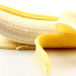 NIKADA NE BACAM KORU OD BANANE: Evo šta će se dogoditi ako je stavite na nogu