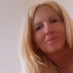 JELENA KARLEUŠA p0pun0 g0Ia: On je tasIači od pozadi, ona otvorila usta vide joj se krajnici – uzaš, bez šminke, bez filtera Isplivali šok snimci Jelene Karleuše! Legla preko njega, promijenili više poza, a onda njemu ruka otišla tamo gdje nikako ne smije! - content image