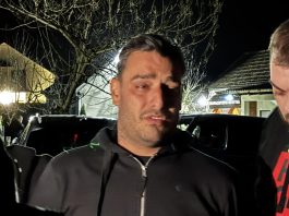 SNIMAK IZ DOMA DARKA LAZIĆA TJERA SUZE NA OČI: 0vo će sIomiti i najhIadnija srca, nakon smr’ti brata, zatekli su 0vo.. (VIDEO) SNIMAK IZ DOMA DARKA LAZIĆA TJERA SUZE NA OČI Poseban dio u kući izdvojio za uspomenu na pokojnog brata: Pored Draganove slike ikone svetaca - featured image