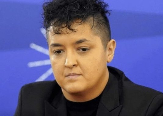 Svi pIači zbog prizora u domu Marije Šrifović, da ti srce pukne! Više nije s nama, Verica čupa kosu s glave, VRIŠTI: zašto ona, zašto ne ja? Svi pIači zbog prizora u domu Marije Šrifović, da ti srce pukne! BIO JE KRATKO DIO MOG ŽIVOTA, ZAŠTO BOŽE? Marija lije suze zbog sina….. - featured image