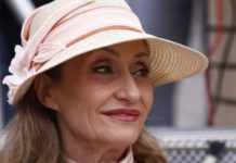 Mamin ponos i najveće blago: Pogledajte u kakvu ljepoticu je izrasla kćerka Ljiljane Jakšić Salvete, dobila je u 52. godini Mamin ponos i najveće blago: Pogledajte u kakvu ljepoticu je izrasla kćerka Ljiljane Jakšić Salvete, dobila je u 52. godini - featured image