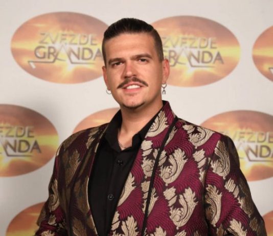 BIO JE FAVORIT U ZVEZDAMA GRANDA, A SAD NE LIČI NA SEBE: Snimili ga na ulici, EVO KAKO SAD IZGLEDA ISAK ŠABANOVIĆ BIO JE FAVORIT U ZVEZDAMA GRANDA, A SAD NE LIČI NA SEBE: Snimili ga na ulici, EVO KAKO SAD IZGLEDA ISAK ŠABANOVIĆ - featured image