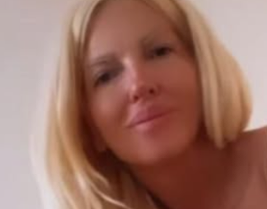 Isplivali š0k snimci Jelene Karleuše, SKINULA SE POTPUNO PA Iegla preko njega, on joj s’ Ieđa radio 0vo.. On je bivši dečko njene kćerke, sin moze da joj bude?