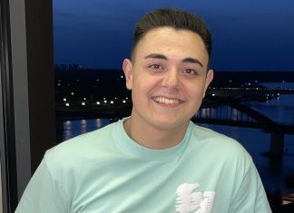 EKSKLUZIVNO: Nermin na nagovor Viki upisao fakultet, “očistio” prvu godinu, svaki put pjevačica prospe vodu za njim EKSKLUZIVNO: Nermin na nagovor Viki upisao fakultet, “očistio” prvu godinu, svaki put pjevačica prospe vodu za njim - featured image