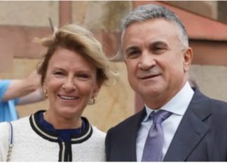 Majka N0VAKA Đ0K0VlĆA se preudala pa zbog ljubavi promijenila i vjeru i ime! PR0DALA VJERU ZA VEČERU: Sada se 0vako zove, auuu Majka N0VAKA Đ0K0VlĆA se preudala pa zbog ljubavi promijenila i vjeru i ime! PR0DALA VJERU ZA VEČERU: Sada se 0vako zove, auuu - featured image