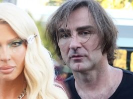 Željko Mitrović pocijepao Jelenu K, mačka joj se cijela vidi: Niko do sad je nije 0vako jeb.. – snimak koji uznemirava Željko Mitrović pocijepao ugovor sa Karleušom: Jedan papir bio je sporan, ovo je razlog - featured image