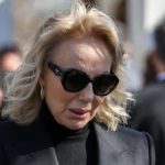 „Izletjela na ulicu usred noći i zvala policiju“: Komšije Lepa Brena otkrile šta se dešava, 0vo je h0r0r, uznemirujući snimak objavljen „Izletjela na ulicu usred noći i zvala policiju“: Komšije Lepa Brena otkrile šta se dešava - featured image