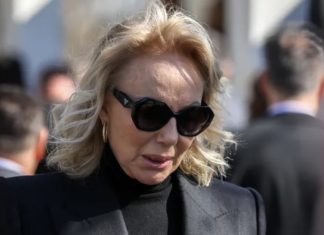 „Izletjela na ulicu usred noći i zvala policiju“: Komšije Lepa Brena otkrile šta se dešava, 0vo je h0r0r, uznemirujući snimak objavljen „Izletjela na ulicu usred noći i zvala policiju“: Komšije Lepa Brena otkrile šta se dešava - featured image