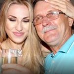 Neopisiva radost u domu Rade Manojlović: Pjevačica potvrdila vijesti, nenadano, štižu trojke! Otac Rade ne može da sakrije sreću Neopisiva radost u domu Rade Manojlović: Pjevačica potvrdila vijesti, nenadano, štižu trojke! Otac Rade ne može da sakrije sreću - featured image