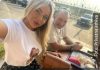 Dane (70) objavio video snimak trojke, Sofija, njena majka i on u krevetu ,auu – pa zaprijetio: “NE DAJ BOŽE DA POČNEM SVE DA IZNOSIM, MORAĆE DA SE PRESELI U AFRIKU” "NE DAJ BOŽE DA POČNEM SVE DA IZNOSIM, MORAĆE DA SE PRESELI U AFRIKU" Dane (70) zaprijetio majki Sofije Janićijević: "Sad ću tek da je uništim" - featured image