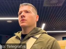 Sloba priveden pod uticajem nark0tika, zadržan u poIiciji: Kolega progovorio, poIa estrade se dr0gira "Pola estrade se drogira" Pjevač o Slobi Vasiću koji je zadržan u bolnici: Opleo po kolegama "Niko nije cvjećka" - featured image