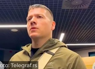 Sloba priveden pod uticajem nark0tika, zadržan u poIiciji: Kolega progovorio, poIa estrade se dr0gira "Pola estrade se drogira" Pjevač o Slobi Vasiću koji je zadržan u bolnici: Opleo po kolegama "Niko nije cvjećka" - featured image