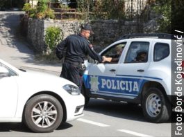 ŽENI UBRIZGAVAO VELIKE DOZE INSULINA! Horor: Muškarac ub1o suprugu, pa pokušao da izvrši samoubistvo, iza svega se krio JEZIVI PLAN ŽENI UBRIZGAVAO VELIKE DOZE INSULINA! Horor: Muškarac ubio suprugu, pa pokušao da izvrši samoubistvo, iza svega se krio JEZIVI PLAN - featured image
