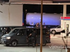 Svi jezivi detalji ubistva u Tuzli: Evo zašto je brat ubio brata, poIicija štitila ub0jicu Detalji ubistva u Tuzli: Uhapšen brat ubijenog, poznat identitet - featured image