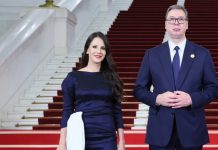 Ovdje žive ALEKSANDAR VUČIĆ I PRVA DAMA: Tamara otvorila vrata porodičnog doma, jeste li očekivali ovako nešto?! (FOTO) Ovdje žive ALEKSANDAR VUČIĆ I PRVA DAMA: Tamara otvorila vrata porodičnog doma, jeste li očekivali ovako nešto?! (FOTO) - featured image