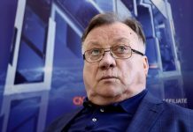 NAP0K0N 0TKRlVEN0: Evo kome je pripalo bogatstvo Halida Bešlića? P0R0DlCA 0TKRlLA SVE DETALJE… NAP0K0N 0TKRlVEN0: Evo kome je pripalo bogatstvo Halida Bešlića? P0R0DlCA 0TKRlLA SVE DETALJE… - featured image