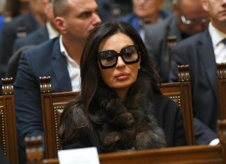 Nije ni Anastasija, niti Veljko! Evo ko će naslediti Cecu Ražnatović! Ime odjeknulo kao bomba u ponoć!!! Nije ni Anastasija, niti Veljko! Evo ko će naslediti Cecu Ražnatović! Ime odjeknulo kao bomba u ponoć!!! - featured image