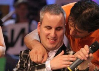 Pričalo se da Saša Matić nije htio ići na operaciju i vratiti vid zbog brata , a onda je PROGLEDAO I OTKRIO ISTINU SVIMA! Pričalo se da Saša Matić nije htio ići na operaciju i vratiti vid zbog brata , a onda je PROGLEDAO I OTKRIO ISTINU SVIMA! - featured image