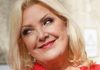 Snežana Đurišić SE SKINULA, obukla minić jedva prekrije međun0žje: Svi gledaju i krste se… Snežo, zar ti priliči, stara dlakava maca ispala? (Foto) Snežana Đurišić obukla minić jedva prekrije međun0žje i čizme preko koljena: Svi gledaju i krste se… Snežo, zar ti priliči, stara dlakava maca ispala? (Foto) - featured image