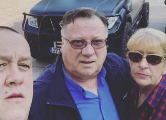 Dino slomljen nakon smrti majke, Bliska osoba obitelji Bešlić otkrila potresne detalje nakon Sejdine smrti: Dino ima suicidaIne misIi prate ga, jako je loše.. OGLASIO SE SIN HALIDA BEŠLIĆA Dino slomljen nakon smrti majke, obratio se prijateljima: "Dobijam na hiljade poruka" - featured image