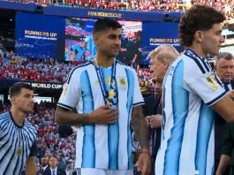 Romero nije htio pružiti ruku Trumpu: Pogledajte neugodnu scenu (VIDEO) Romero nije htio pružiti ruku Trumpu: Pogledajte neugodnu scenu (VIDEO) - featured image